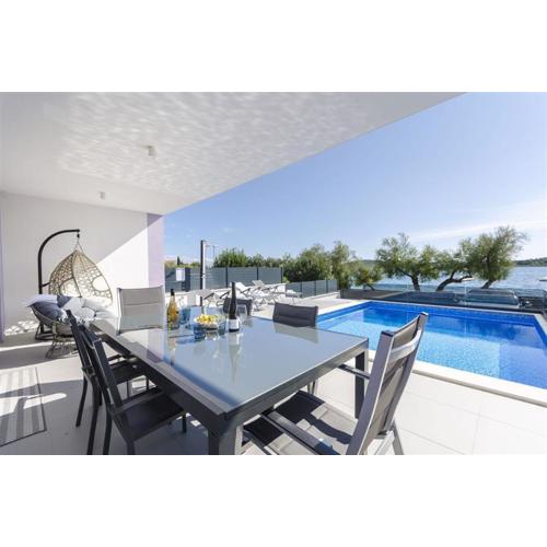 Apartments Adriatic with pool