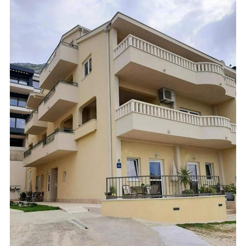 Apartments Akmadzic