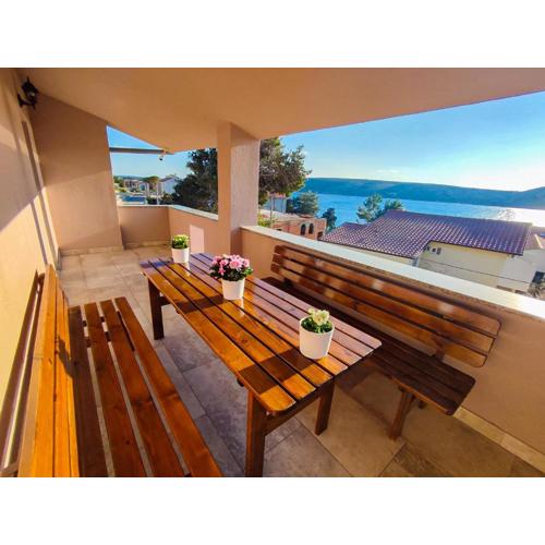 Apartments Amfora - cozy and modern apartments for up to 10 people, 100m from the sea and beach