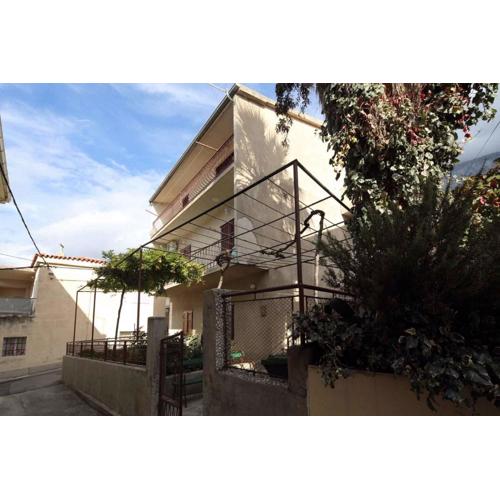 Apartments and Room Goran
