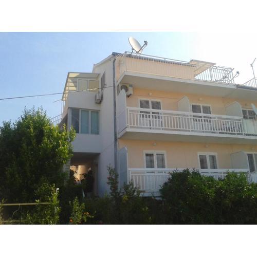 Apartments and Rooms Jasna