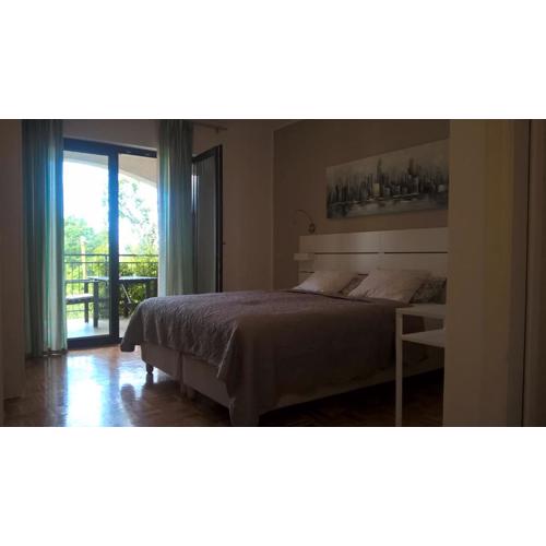Apartments and Rooms Mofardin