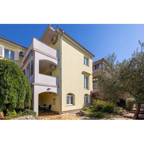 Apartments and rooms with parking space Kraljevica - 17589