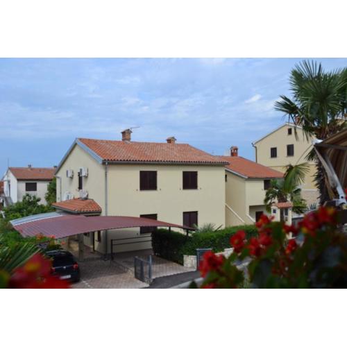 Apartments and rooms with parking space Porec - 24373