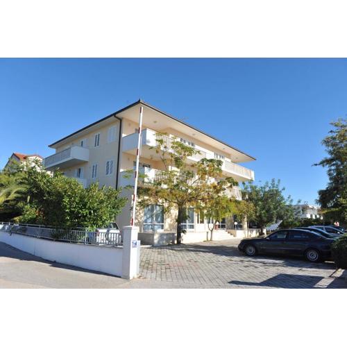 Apartments and rooms with parking space Trogir - 22531