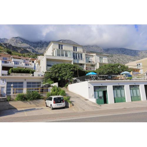 Apartments and rooms with parking space Tucepi, Makarska - 5263