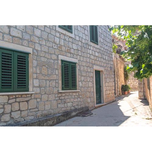 Apartments and rooms with WiFi Lastovo - 13678
