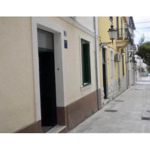 Apartments and rooms with WiFi Split - 18909