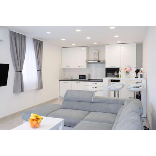 Apartments Ane 1 Tisno