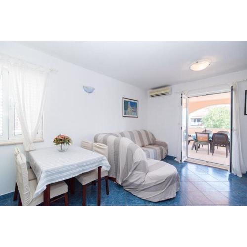 Apartments Batinic - One Bedroom Apartment with Terrace ST