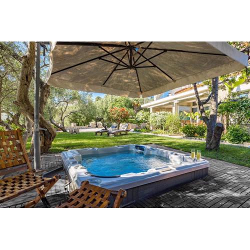 Apartments Blanka - Garden Oasis with Jacuzzi