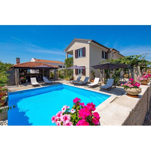 Apartments Bugenvila Brzac