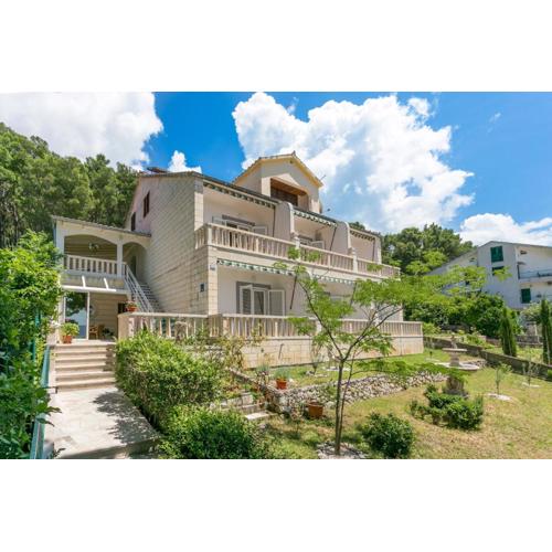 Apartments by the sea Brela, Makarska - 18356