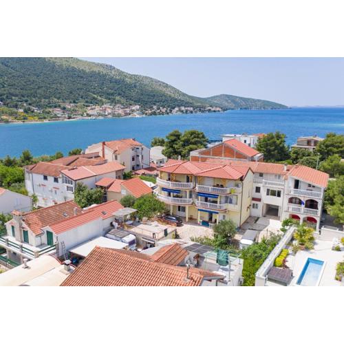 Apartments by the sea Grebastica, Sibenik - 20736
