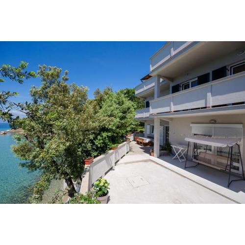 Apartments By the sea in Lopar