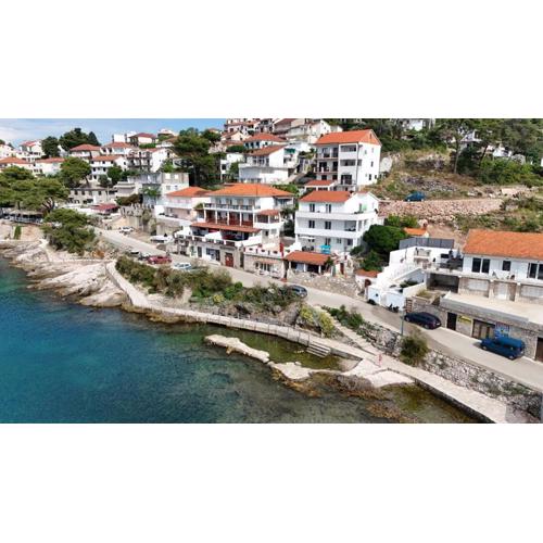Apartments by the sea Jelsa, Hvar - 22256
