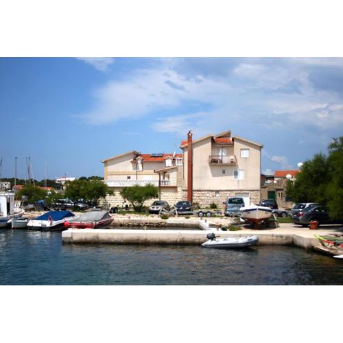 Apartments by the sea Jezera, Murter - 5123