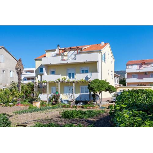 Apartments by the sea Kastel Stafilic, Kastela - 21145