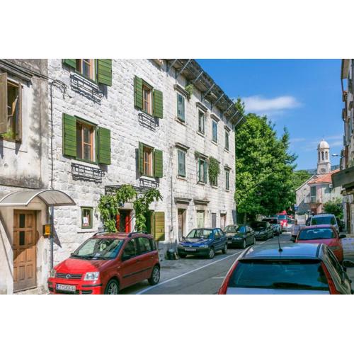 Apartments by the sea Kastel Stari, Kastela - 21199