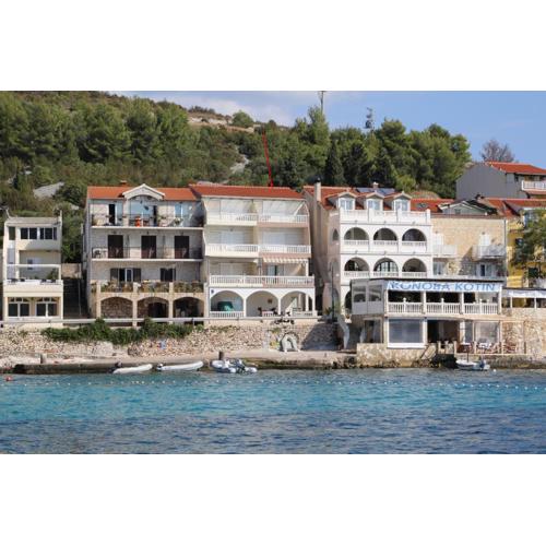 Apartments by the sea Milna, Hvar - 22619