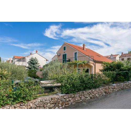 Apartments by the sea Mirca, Brac - 2854