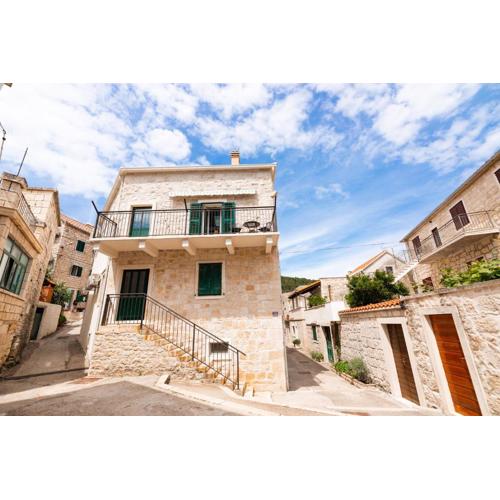 Apartments by the sea Pucisca, Brac - 23445