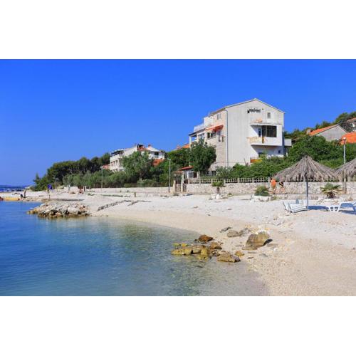 Apartments by the sea Seget Donji, Trogir - 19351