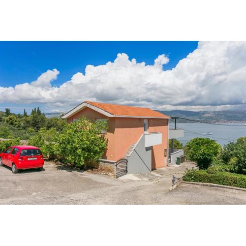 Apartments by the sea Slatine, Ciovo - 11126