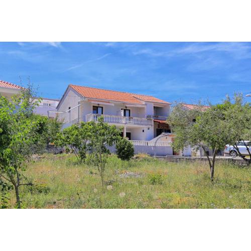 Apartments by the sea Slatine, Ciovo - 16131