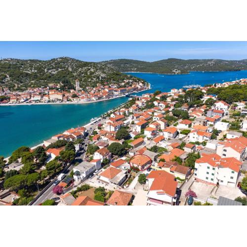 Apartments by the sea Tisno, Murter - 21405