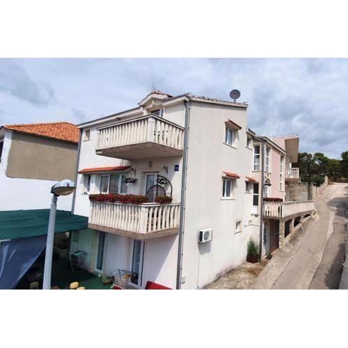 Apartments by the sea Tisno, Murter - 23720