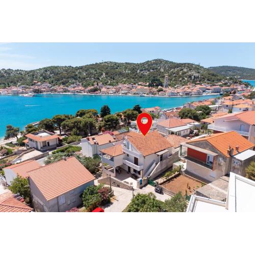 Apartments by the sea Tisno, Murter - 812