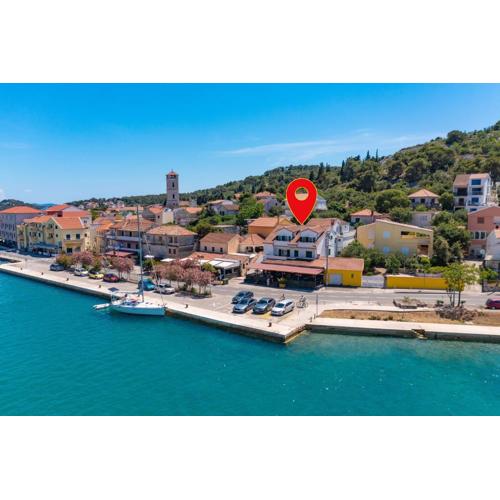 Apartments by the sea Tisno, Murter - 815