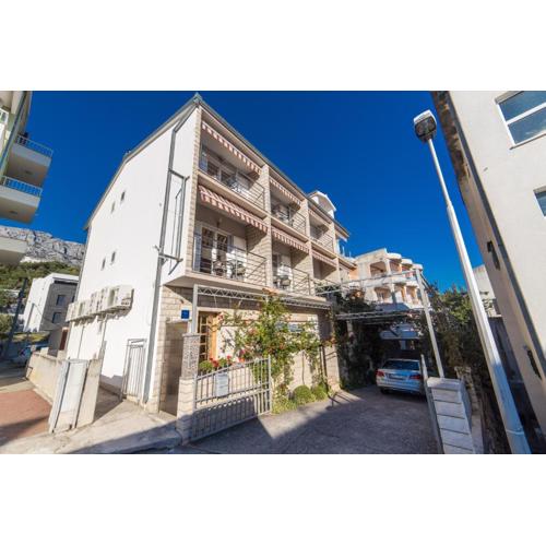 Apartments by the sea Tucepi, Makarska - 22384