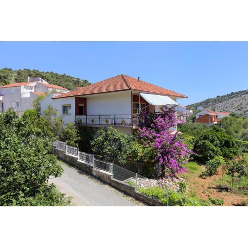Apartments by the sea Vinisce, Trogir - 10241