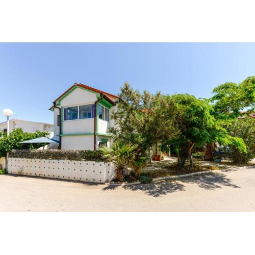 Apartments by the sea Vir - 22208
