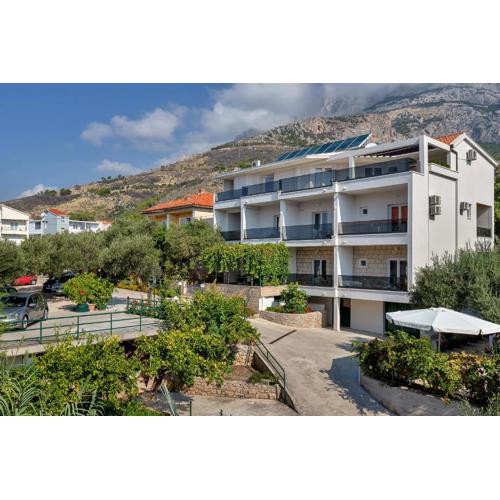 Apartments Čobrnić