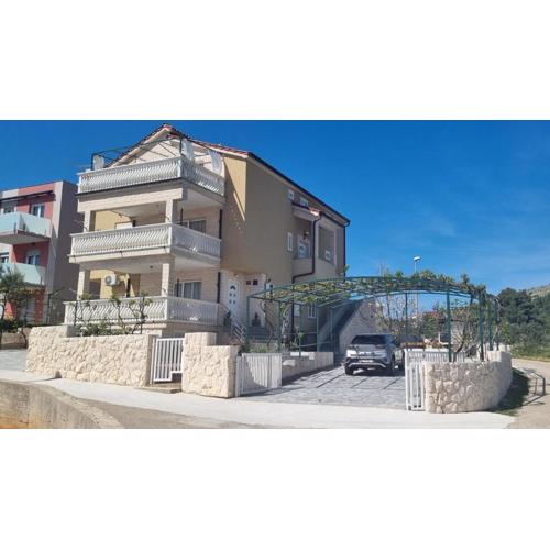 Apartments Ćosic