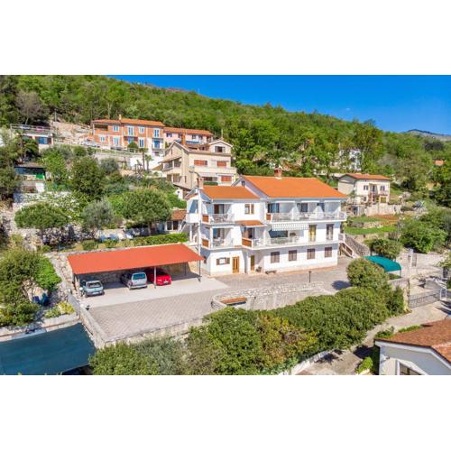 Apartments Davor