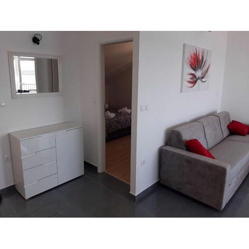Apartments Dobrila - One Bedroom Apartment with Terrace and sea view - B1