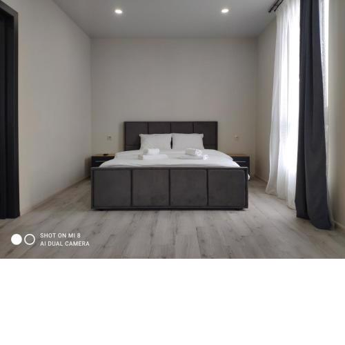 Apartments Domovik Миру 11с /11