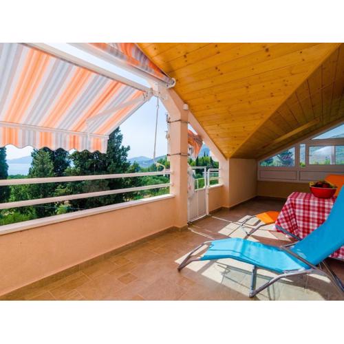Apartments Donita - Comfort Two Bedroom Apartment with Balcony and Sea View