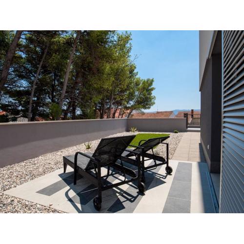Apartments Dva Galeba - Standard One Bedroom Apartment with Terrace 101