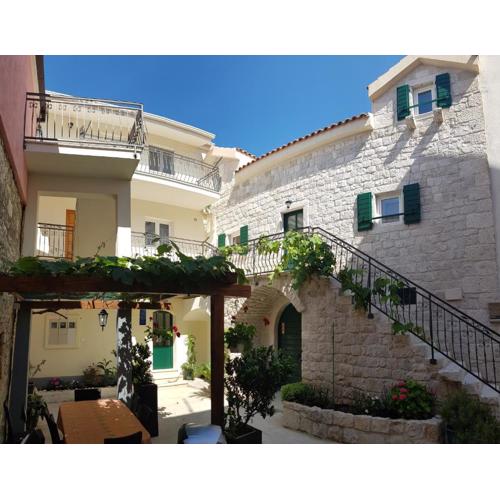 Apartments Dvor - ap1, ap2, ap3