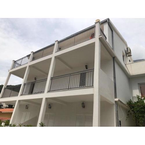 Apartments Eddie