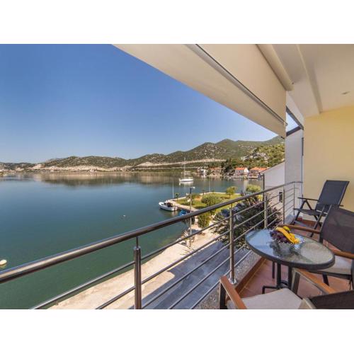 Apartments Ema-Comfort Two Bedroom Apartment with Sea View Fancy