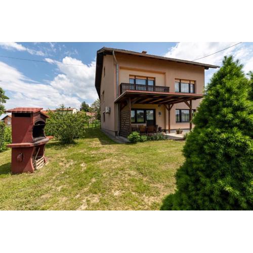 Apartments for families with children Karlovac - 20989