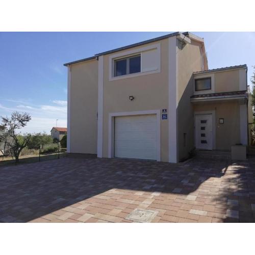 Apartments for families with children Kastel Stafilic, Kastela - 23058