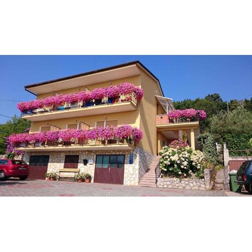 Apartments in Moscenicka Draga 34158