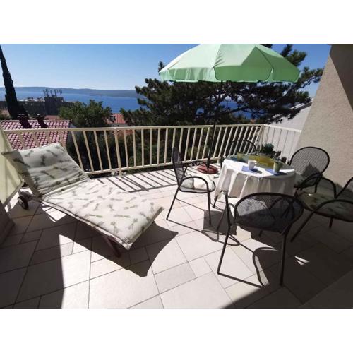 Apartments in Selce 13938